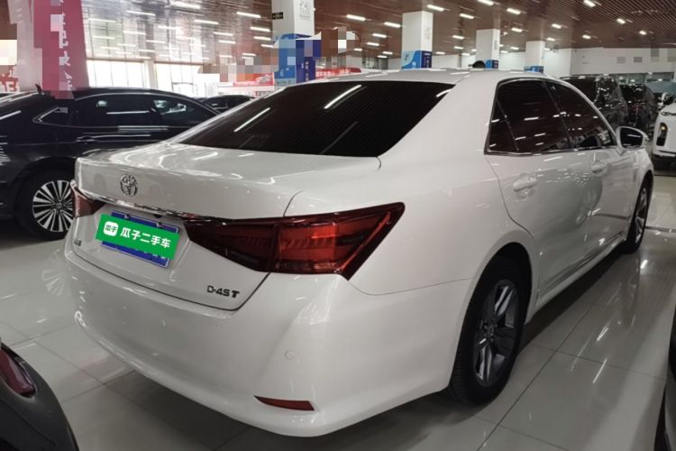 Used Toyota Crown 2015 2.0T Pioneer Edition Rear Right 45 Deg