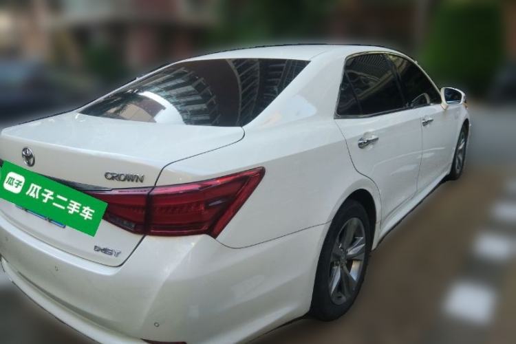 Used Toyota Crown 2015 2.0T Fashion Edition Rear Right 45 Deg
