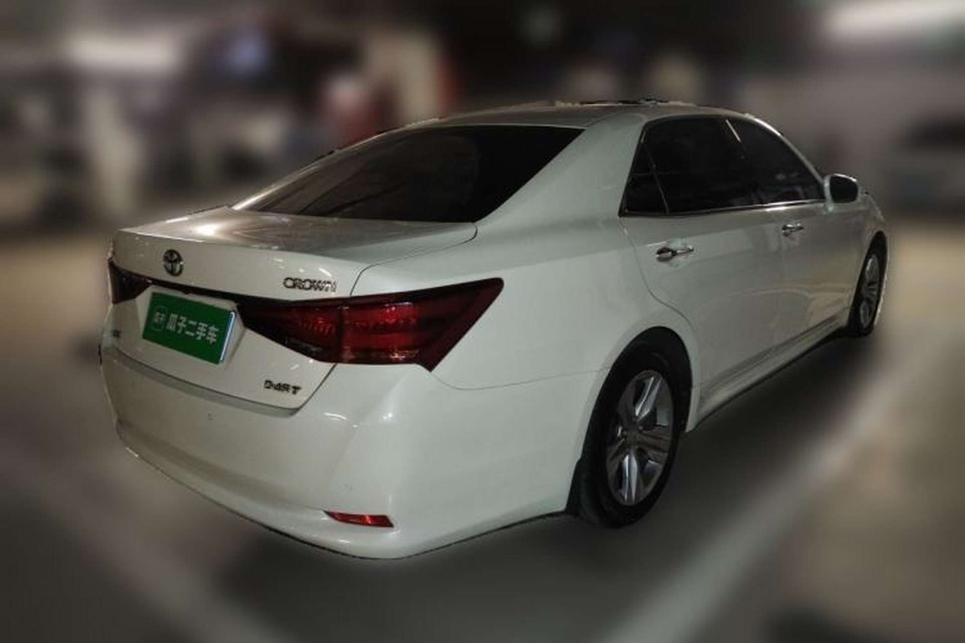 Used Toyota Crown 2015 2.0T Fashion Edition Rear Right 45 Deg