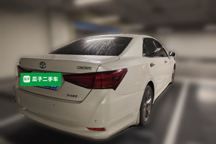 Used Toyota Crown 2015 2.0T Fashion Edition Rear Right 45 Deg
