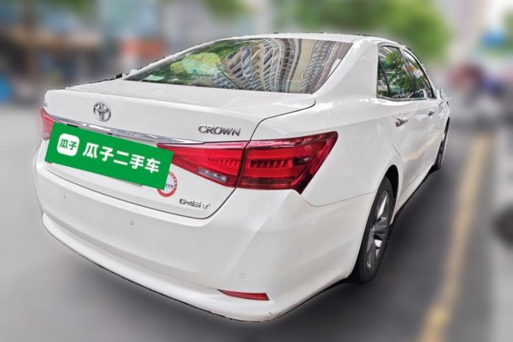 Used Toyota Crown 2015 2.0T Fashion Edition Rear Right 45 Deg