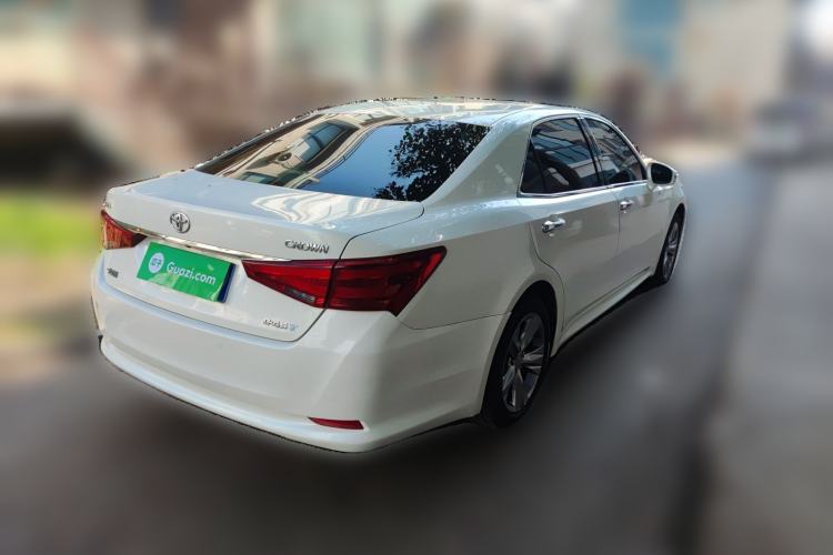 Used Toyota Crown 2015 2.0T Fashion Edition Rear Right 45 Deg