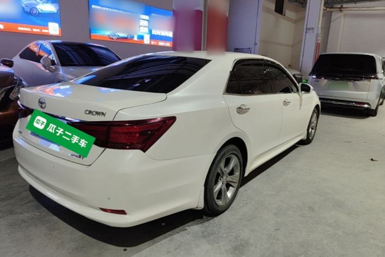 Used Toyota Crown 2015 2.0T Fashion Edition Rear Right 45 Deg