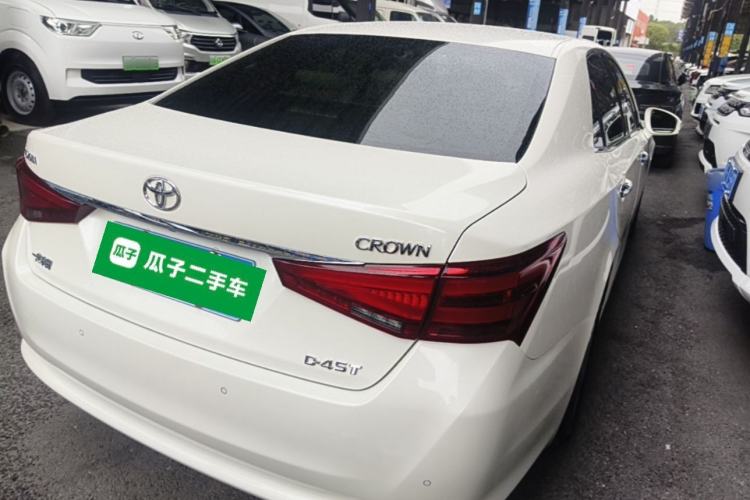 Used Toyota Crown 2015 2.0T Fashion Edition Rear Right 45 Deg