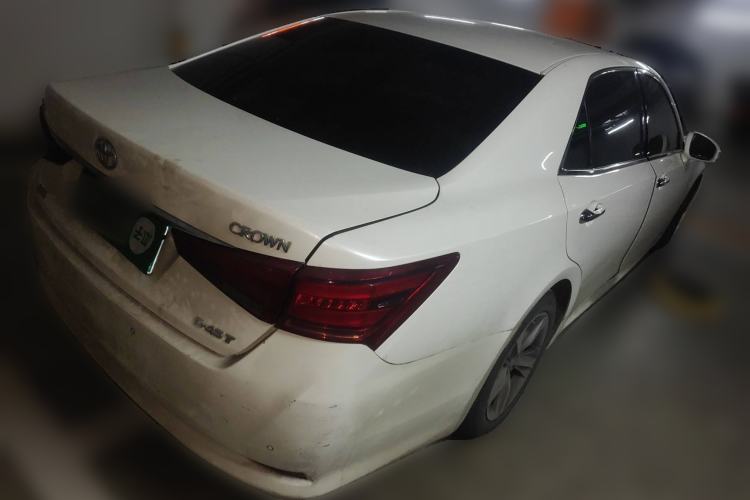 Used Toyota Crown 2015 2.0T Fashion Edition Rear Right 45 Deg