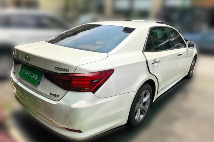 Used Toyota Crown 2015 2.0T Fashion Edition Rear Right 45 Deg