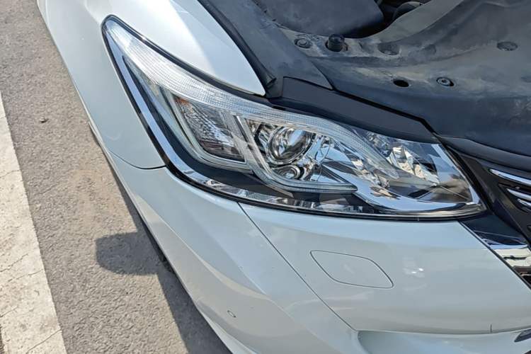 Used Toyota Crown 2015 2.0T Fashion Edition Right Front Headlight