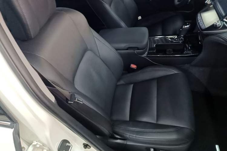 Used Toyota Crown 2015 2.0T Fashion Edition Right Front Seat