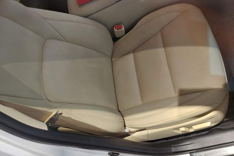 Used Toyota Crown 2015 2.5L Smart Edition Right Front Seat