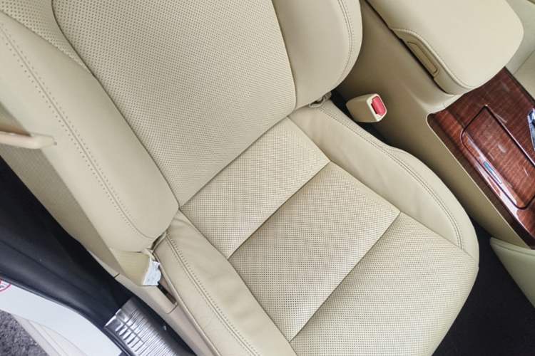 Used Toyota Crown 2015 2.0T Fashion Edition Right Front Seat