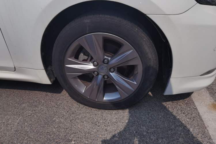 Used Toyota Crown 2015 2.0T Fashion Edition Right Front Wheel Hub