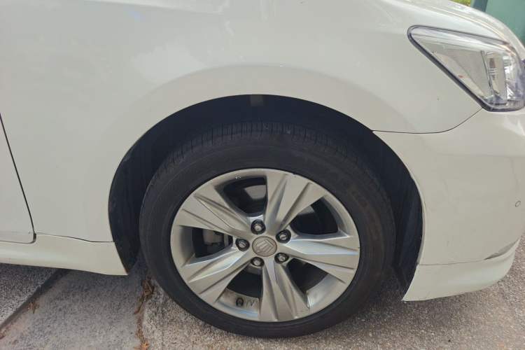 Used Toyota Crown 2015 2.0T Fashion Edition Right Front Wheel Hub