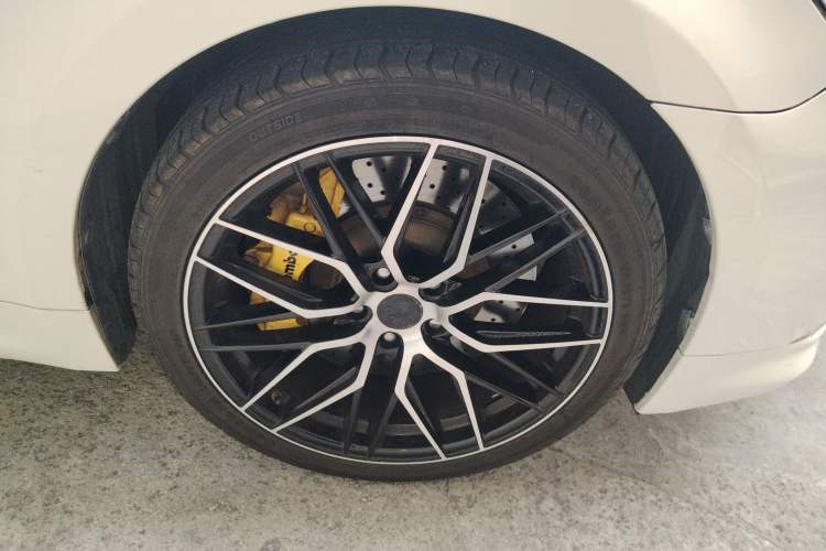 Used Toyota Crown 2015 2.0T Elite Edition Right Front Wheel Hub