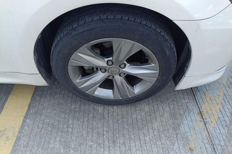 Used Toyota Crown 2015 2.0T Fashion Edition Right Front Wheel Hub