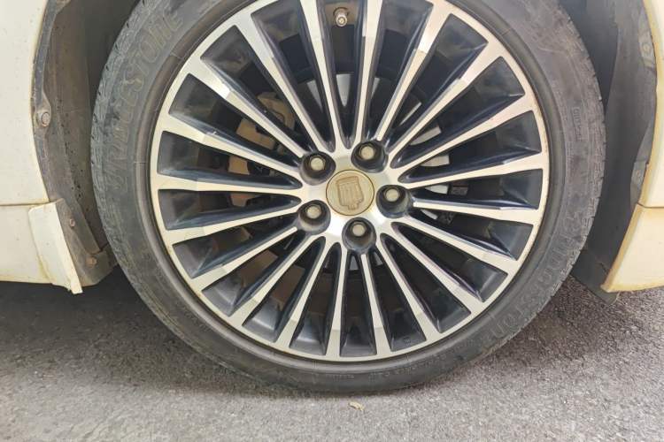 Used Toyota Crown 2015 2.0T Fashion Edition Right Front Wheel Hub