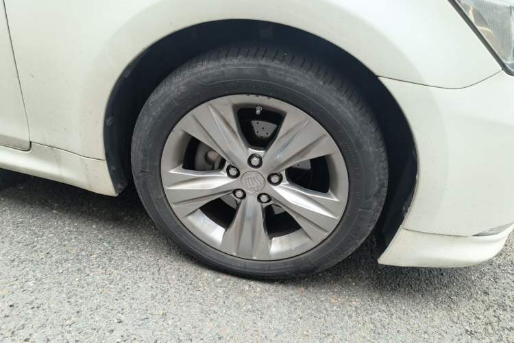 Used Toyota Crown 2015 2.0T Fashion Edition Right Front Wheel Hub