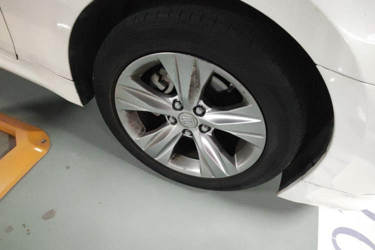 Used Toyota Crown 2015 2.0T Fashion Edition Right Front Wheel Hub