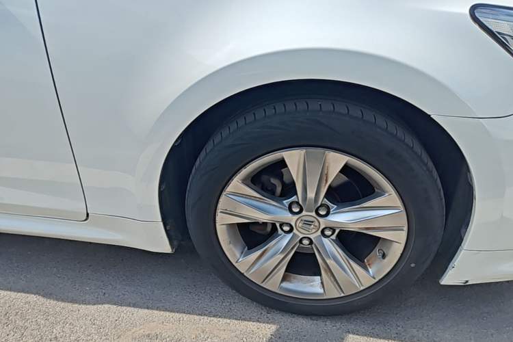 Used Toyota Crown 2015 2.0T Fashion Edition Right Front Wheel Hub