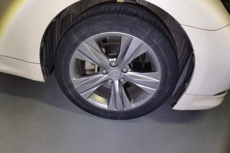 Used Toyota Crown 2015 2.0T Fashion Edition Right Front Wheel Hub