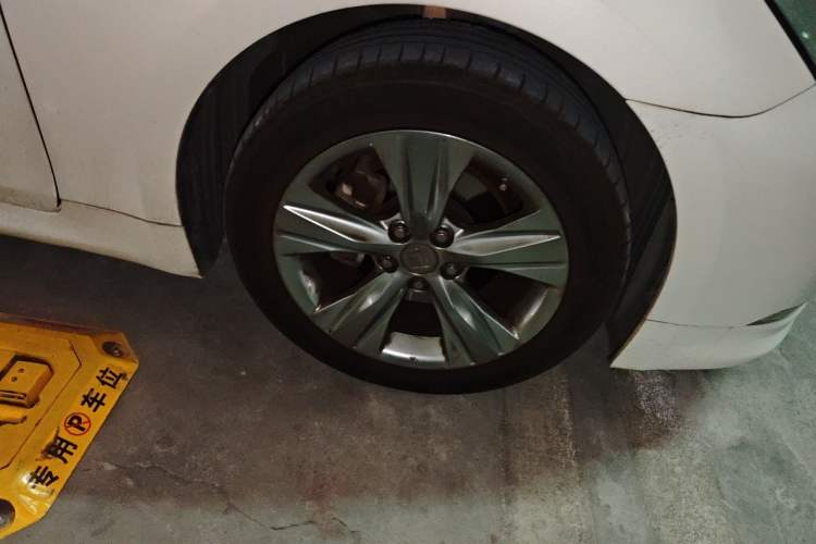 Used Toyota Crown 2015 2.5L Smart Edition Right Front Wheel Hub