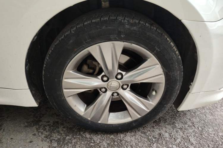 Used Toyota Crown 2015 2.0T Fashion Edition Right Front Wheel Hub