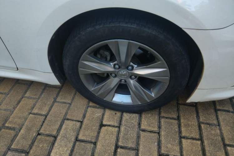 Used Toyota Crown 2015 2.0T Fashion Edition Right Front Wheel Hub