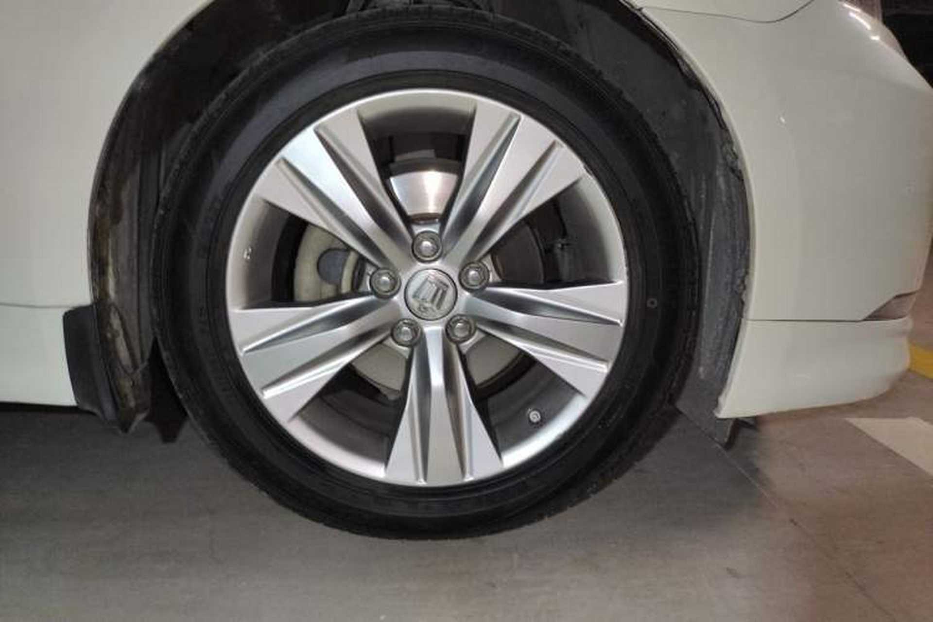 Used Toyota Crown 2015 2.0T Fashion Edition Right Front Wheel Hub