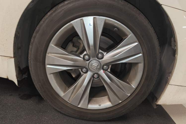 Used Toyota Crown 2015 2.0T Fashion Edition Right Front Wheel Hub