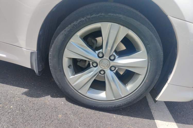 Used Toyota Crown 2015 2.0T Fashion Edition Right Front Wheel Hub