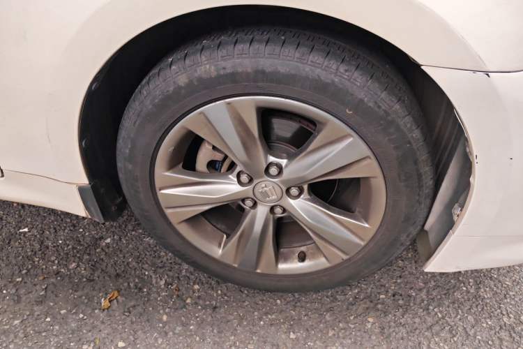 Used Toyota Crown 2015 2.0T Fashion Edition Right Front Wheel Hub