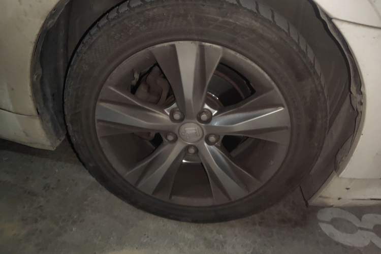 Used Toyota Crown 2015 2.0T Fashion Edition Right Front Wheel Hub