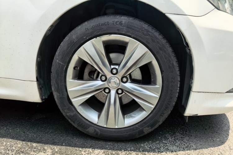 Used Toyota Crown 2015 2.0T Fashion Edition Right Front Wheel Hub