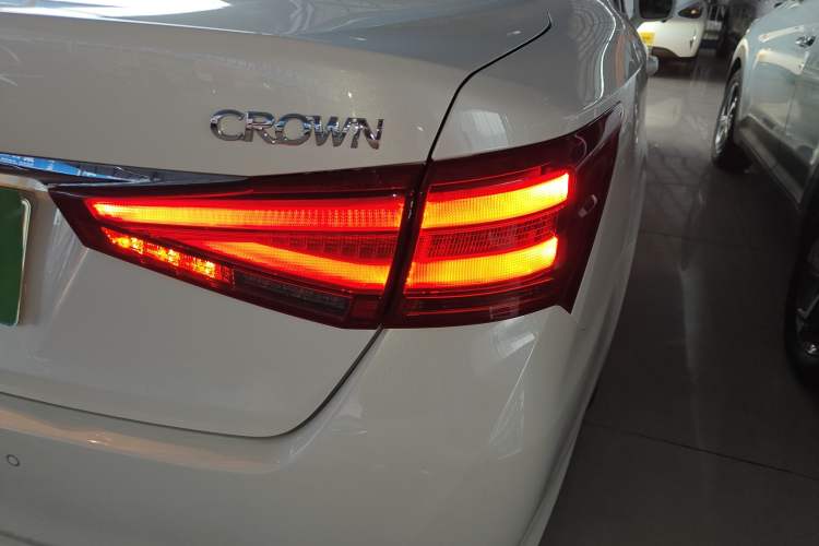 Used Toyota Crown 2015 2.5L Smart Edition Right Rear Taillight