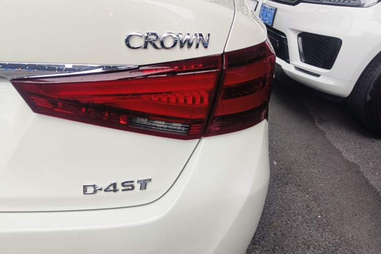 Used Toyota Crown 2015 2.0T Fashion Edition Right Rear Taillight
