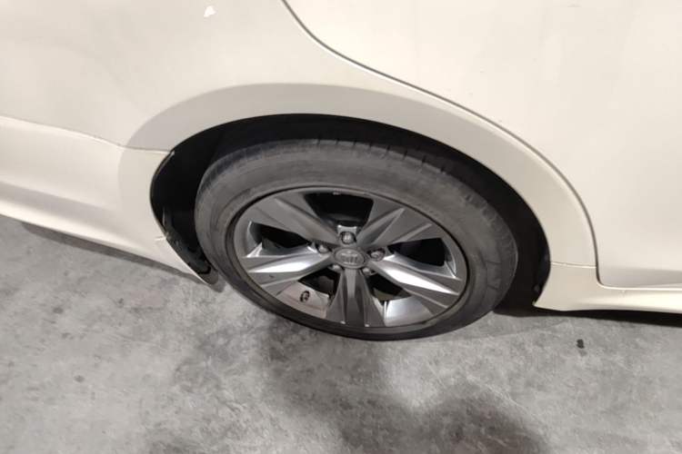 Used Toyota Crown 2015 2.0T Fashion Edition Right Rear Wheel Hub