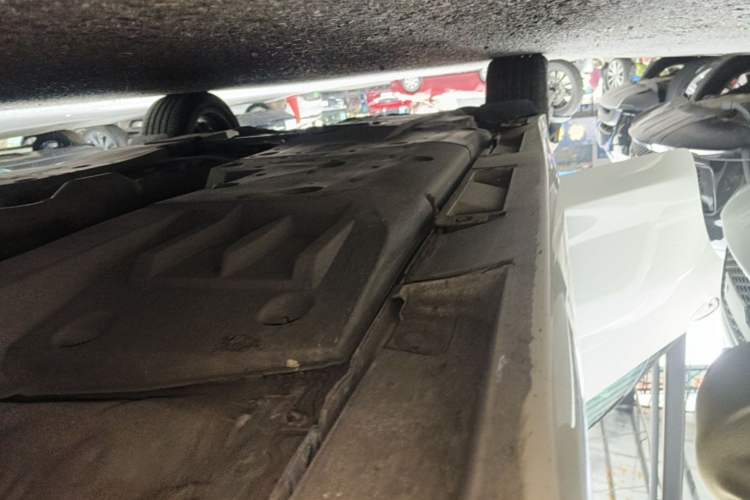 Used Toyota Crown 2015 2.0T Fashion Edition Right Side Sill