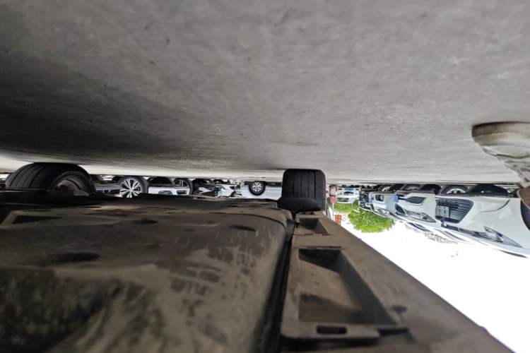 Used Toyota Crown 2015 2.0T Fashion Edition Right Side Sill