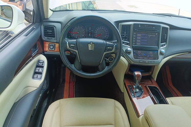 Used Toyota Crown 2015 2.0T Fashion Edition Steering Wheel