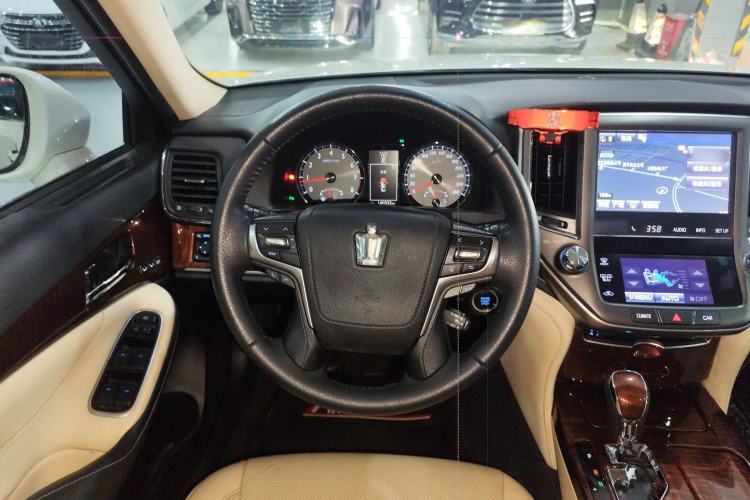 Used Toyota Crown 2015 2.5L Elite Edition Steering Wheel