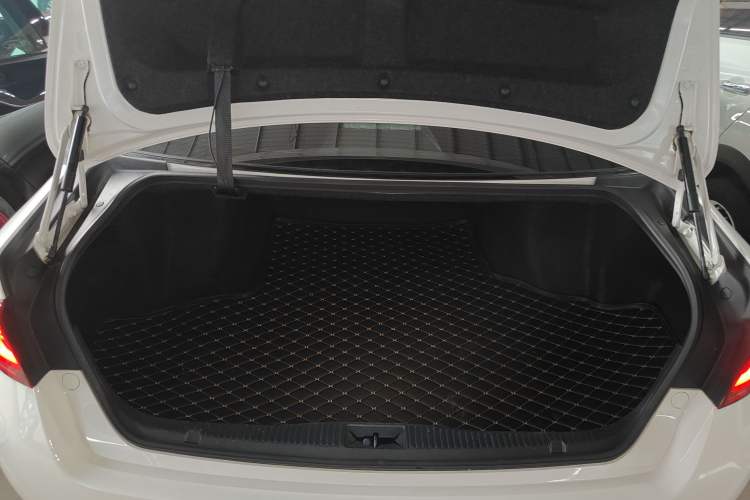 Used Toyota Crown 2015 2.5L Smart Edition Trunk