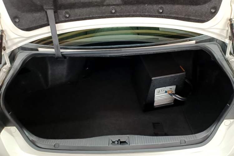Used Toyota Crown 2015 2.0T Fashion Edition Trunk