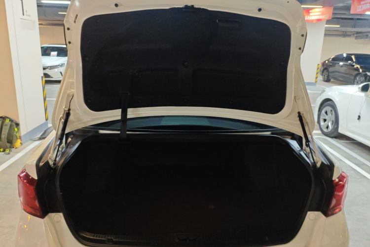 Used Toyota Crown 2015 2.0T Fashion Edition Trunk