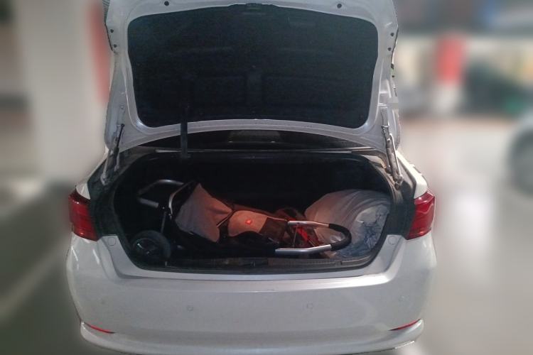 Used Toyota Crown 2015 2.0T Pioneer Edition Trunk
