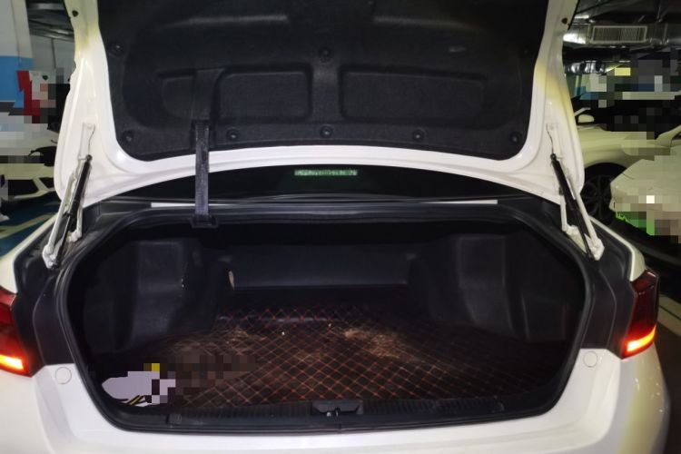 Used Toyota Crown 2015 2.0T Fashion Edition Trunk