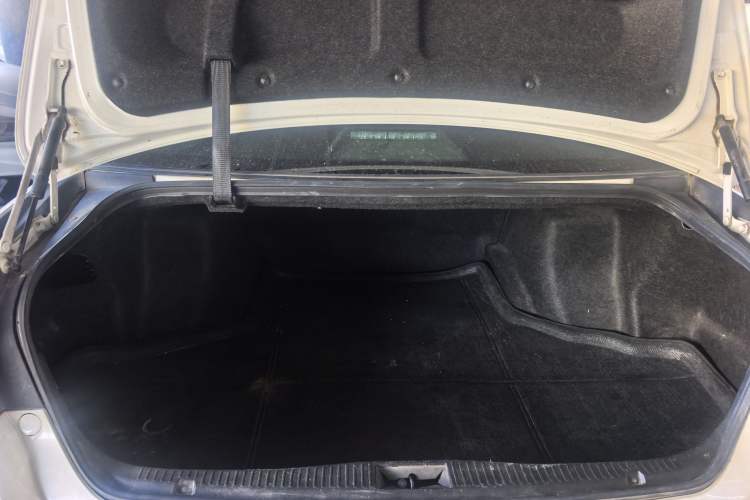 Used Toyota Crown 2015 2.0T Fashion Edition Trunk