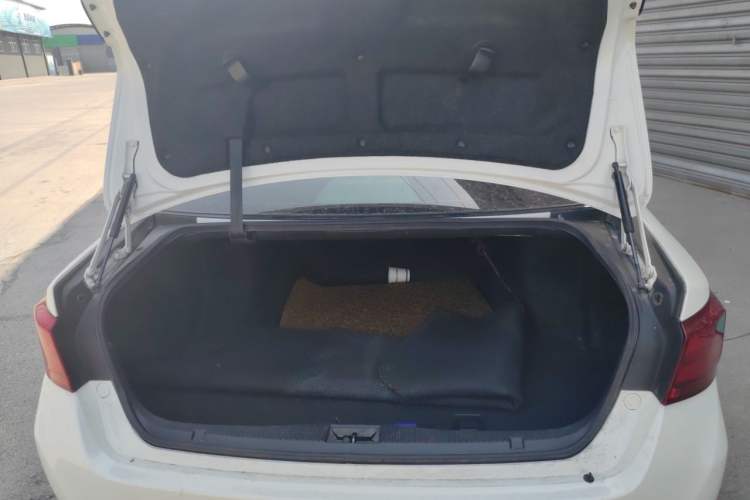 Used Toyota Crown 2015 2.0T Fashion Edition Trunk