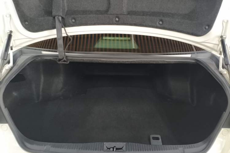 Used Toyota Crown 2015 2.0T Pioneer Edition Trunk