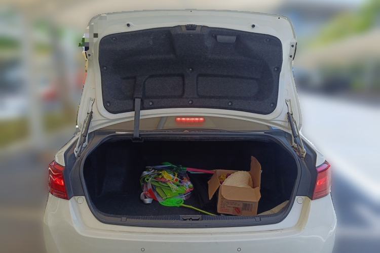 Used Toyota Crown 2015 2.5L Smart Edition Trunk