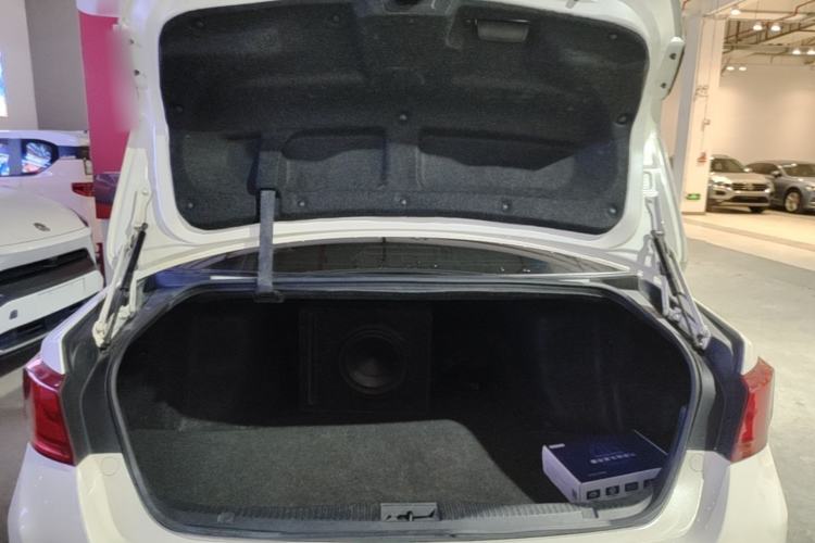 Used Toyota Crown 2015 2.0T Fashion Edition Trunk