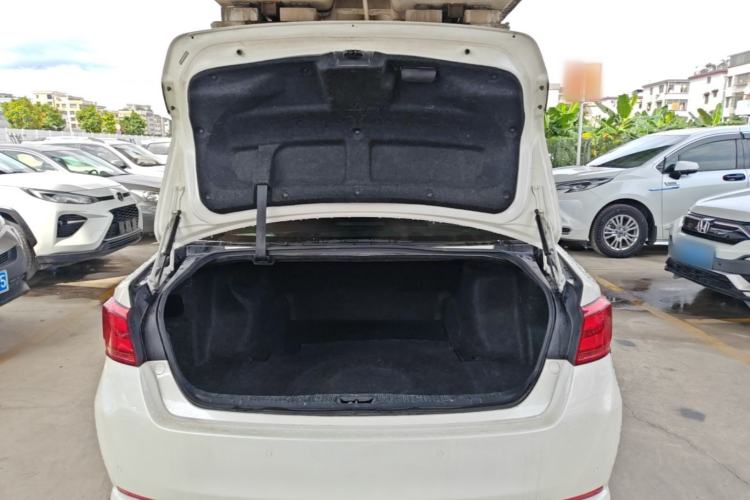 Used Toyota Crown 2015 2.0T Fashion Edition Trunk